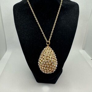 Beautiful vintage gold tone large sparkle pendant necklace